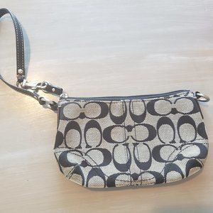 "Like New" coach wristlet